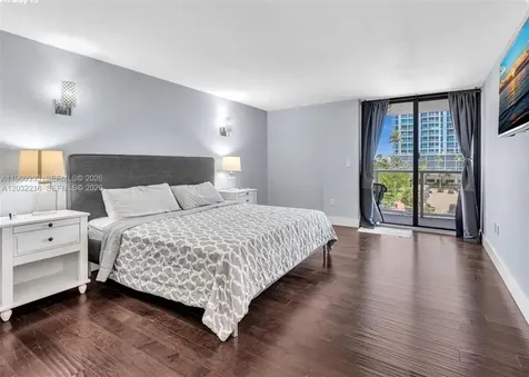 6423 Collins Avenue Miami Beach FL 33141