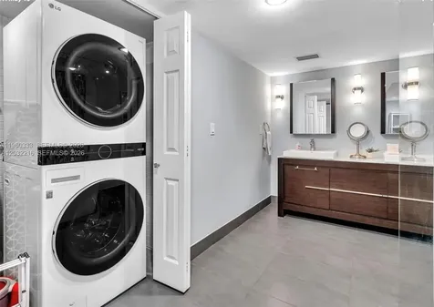6423 Collins Avenue Miami Beach FL 33141