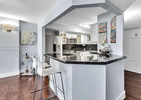 6423 Collins Avenue Miami Beach FL 33141