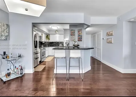 6423 Collins Avenue Miami Beach FL 33141