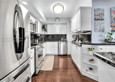 6423 Collins Avenue Miami Beach FL 33141