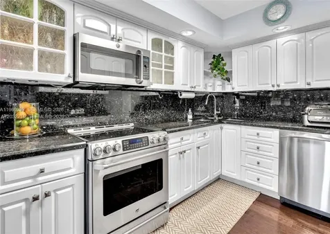 6423 Collins Avenue Miami Beach FL 33141
