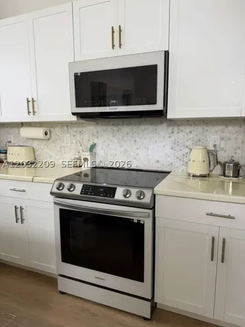 20731 NE 7th Place Miami FL 33179