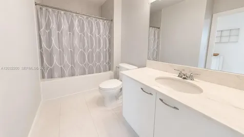133 NE 2nd Avenue Miami FL 33132
