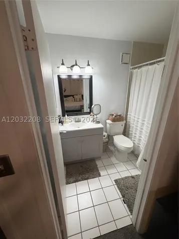 9495 N Palm Circle N Pembroke Pines FL 33025