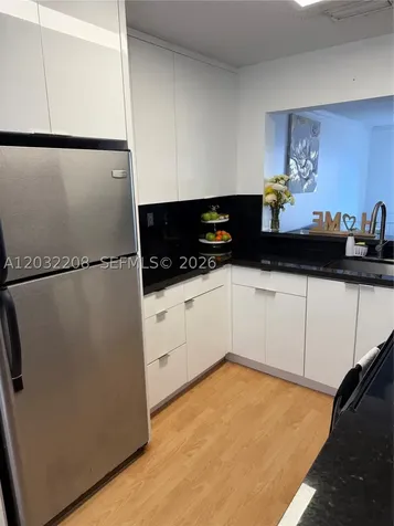 9495 N Palm Circle N Pembroke Pines FL 33025