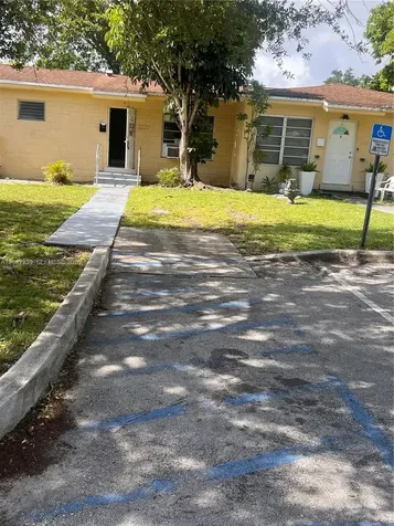 2210 NE 170th Street North Miami Beach FL 33160