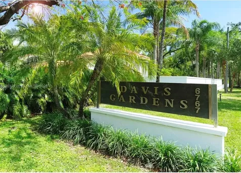 6622 Acacia Court South Miami FL 33143