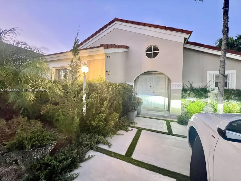11769 SW 92nd Lane Miami FL 33186