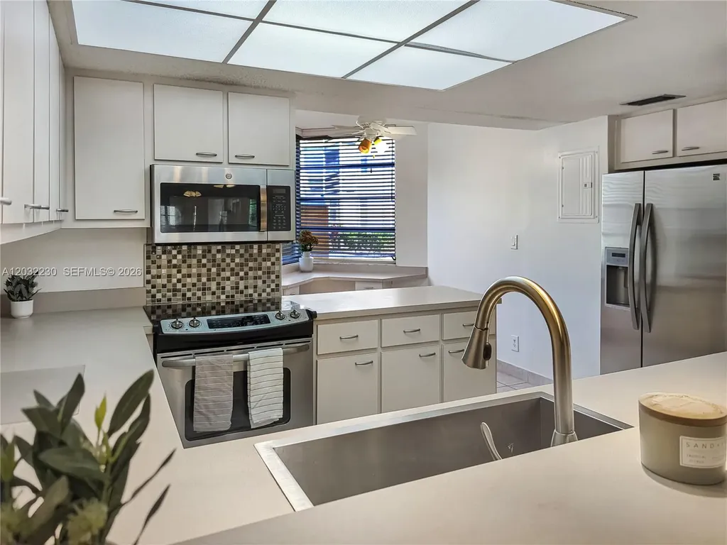 9531 Seagrape Drive Davie FL 33324