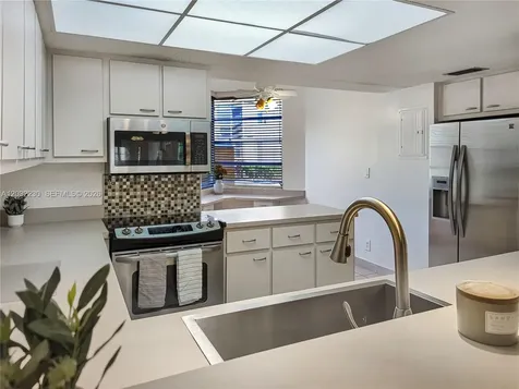 9531 Seagrape Drive Davie FL 33324