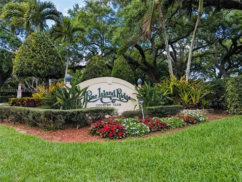 9531 Seagrape Drive Davie FL 33324