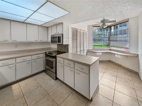 9531 Seagrape Drive Davie FL 33324