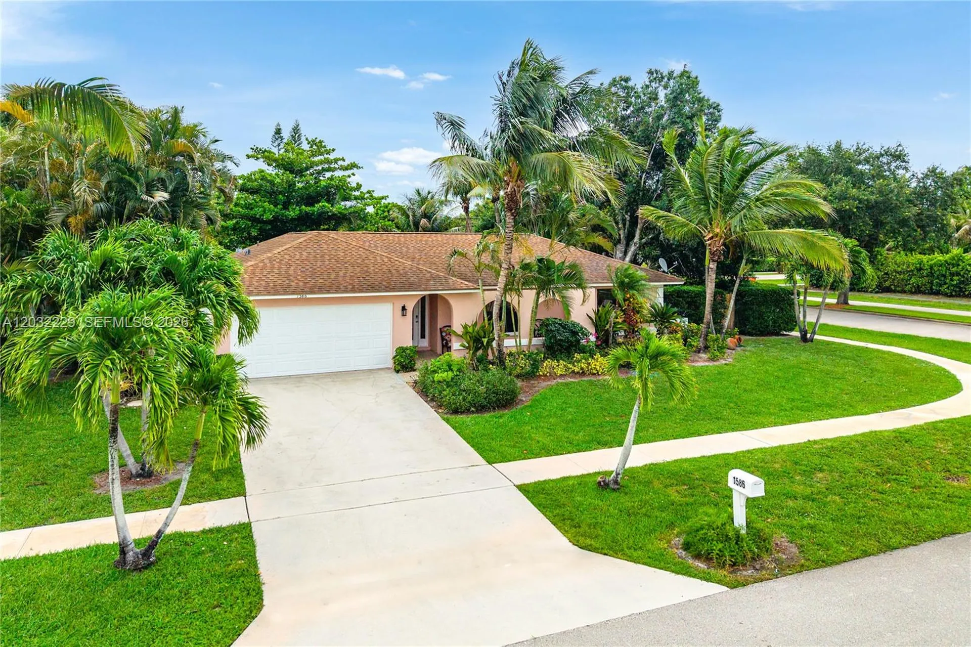 1586 Old Cypress Trail Wellington FL 33414