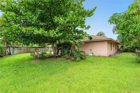 1586 Old Cypress Trail Wellington FL 33414