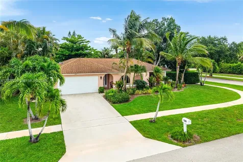 1586 Old Cypress Trail Wellington FL 33414