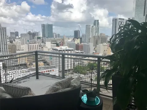 350 S Miami Avenue Miami FL 33130