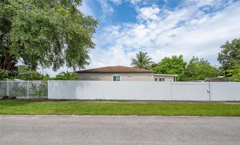 1507 NW 100th Street Miami FL 33147