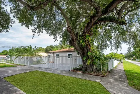 1507 NW 100th Street Miami FL 33147