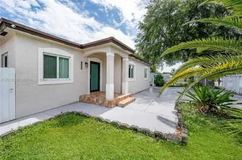 1507 NW 100th Street Miami FL 33147