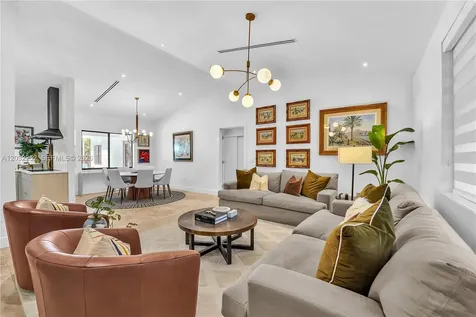 6466 SW 84th Street Miami FL 33143