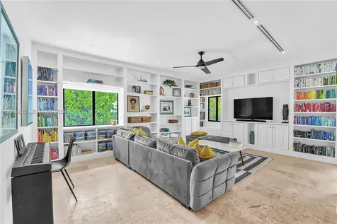 6466 SW 84th Street Miami FL 33143