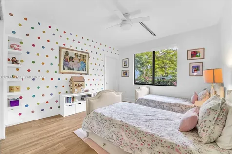 6466 SW 84th Street Miami FL 33143
