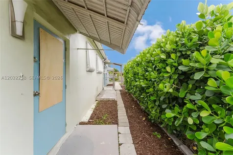5737 Grant Street Hollywood FL 33021