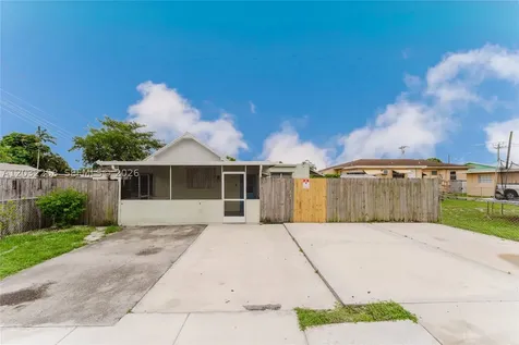 5737 Grant Street Hollywood FL 33021