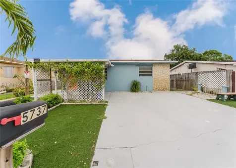 5737 Grant Street Hollywood FL 33021