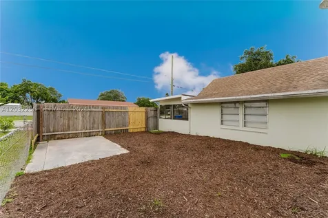 5737 Grant Street Hollywood FL 33021