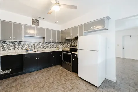 5737 Grant Street Hollywood FL 33021