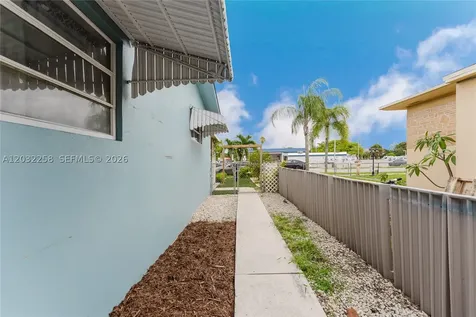 5737 Grant Street Hollywood FL 33021