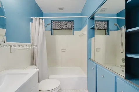 5737 Grant Street Hollywood FL 33021