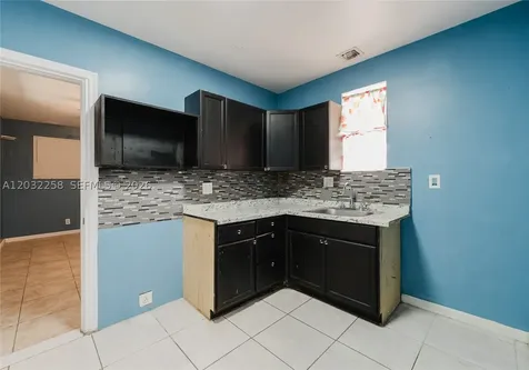 5737 Grant Street Hollywood FL 33021