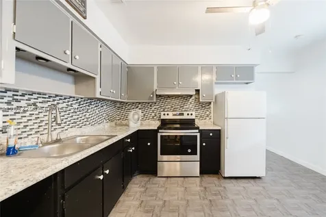 5737 Grant Street Hollywood FL 33021
