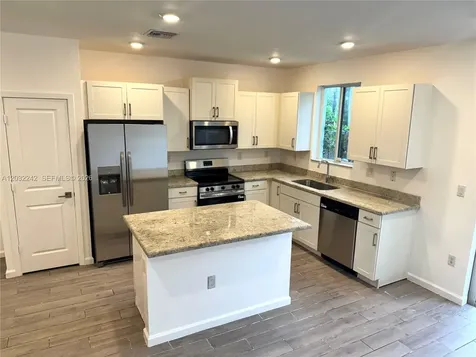 1019 SE 24th Terrace Homestead FL 33035