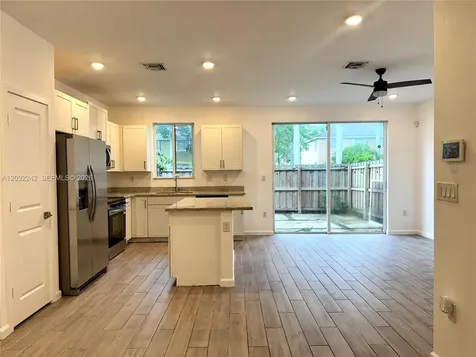 1019 SE 24th Terrace Homestead FL 33035
