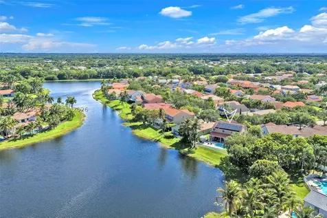 480 Cambridge Drive Weston FL 33326