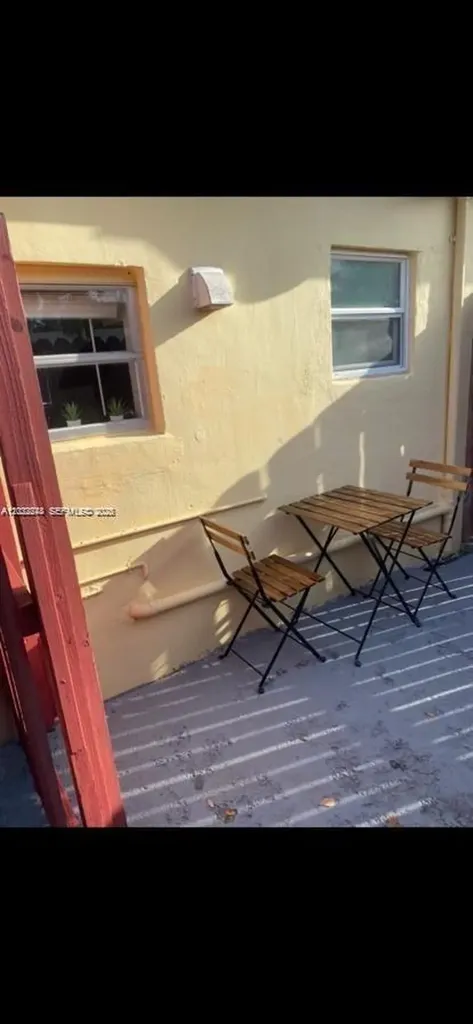 2526 Mckinley Street Hollywood FL 33020