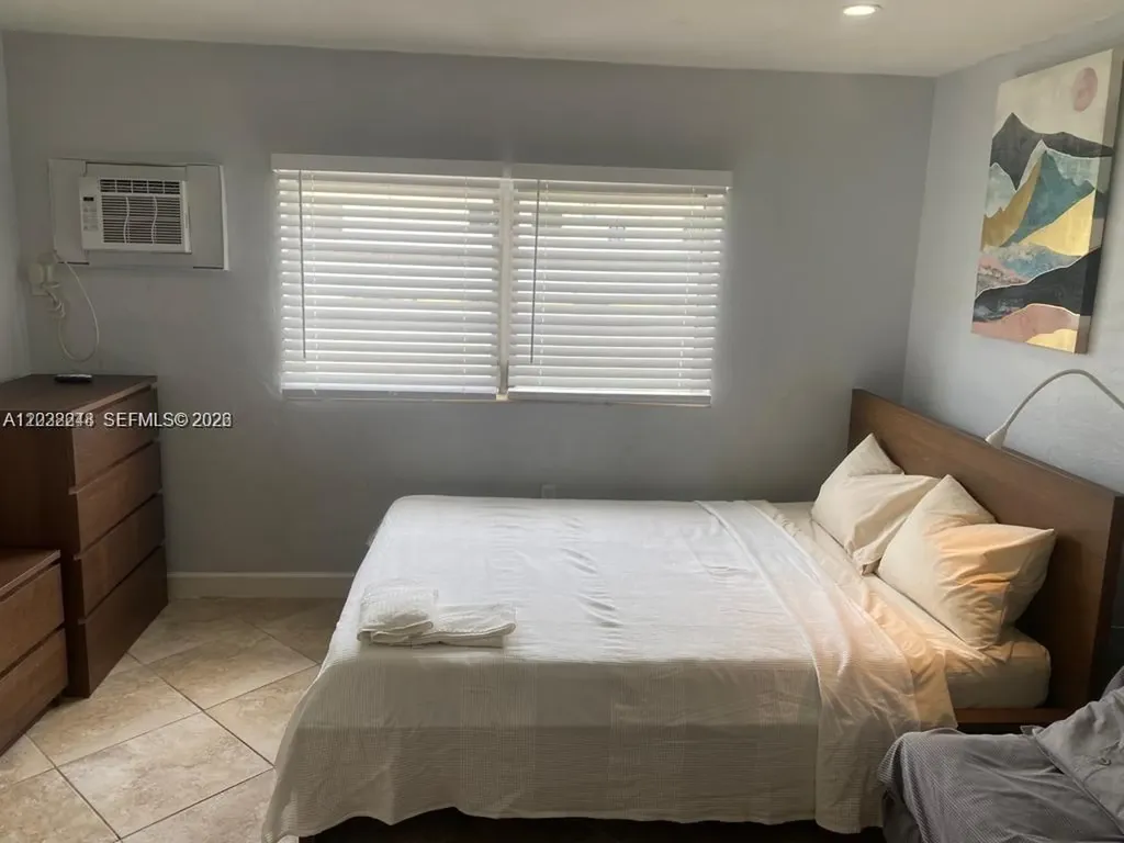 2526 Mckinley Street Hollywood FL 33020