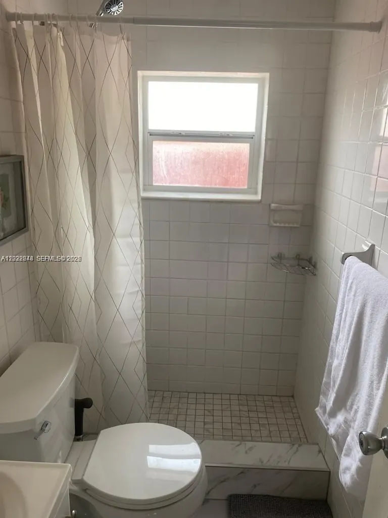 2526 Mckinley Street Hollywood FL 33020