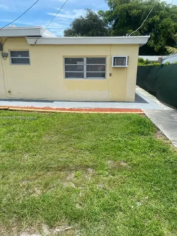 2526 Mckinley Street Hollywood FL 33020