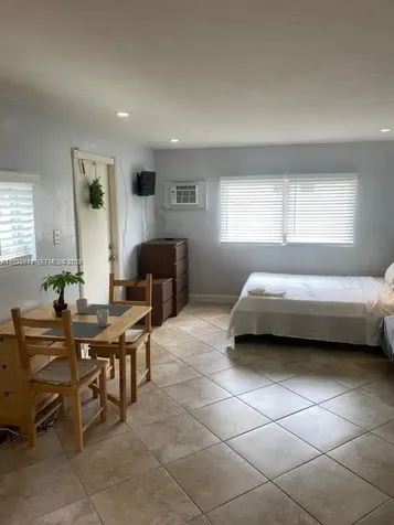 2526 Mckinley Street Hollywood FL 33020