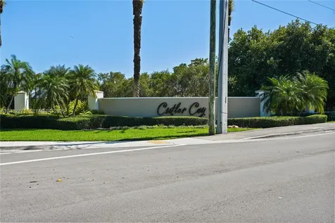 7427 SW 189th Street Cutler Bay FL 33157