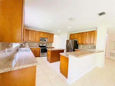 7427 SW 189th Street Cutler Bay FL 33157