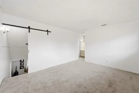 Pembroke Pines FL 33025