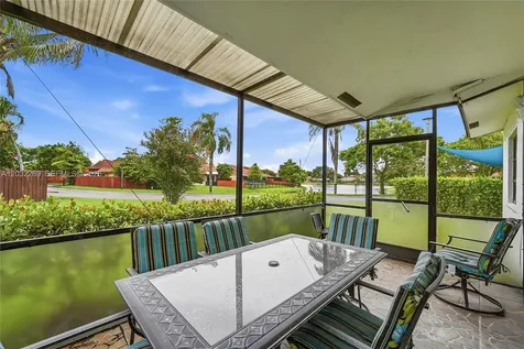 Pembroke Pines FL 33025