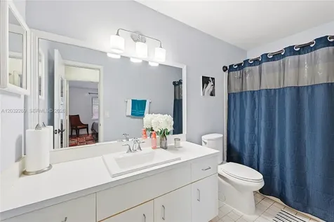 Pembroke Pines FL 33025