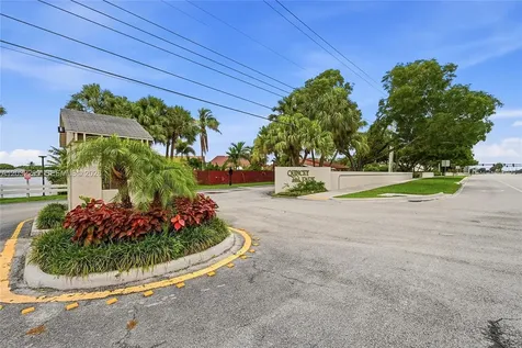 Pembroke Pines FL 33025